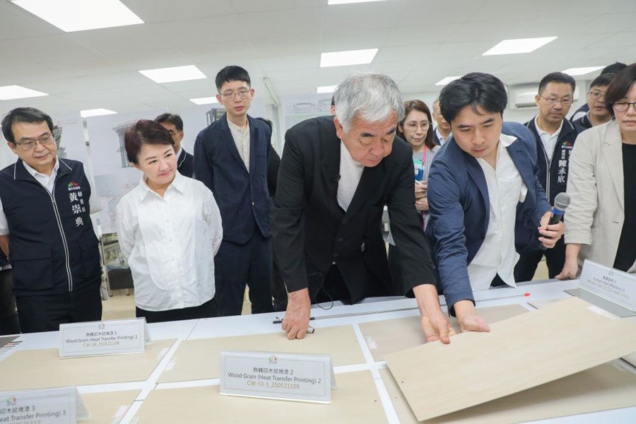 特別邀請隈研吾大師來台親自選材